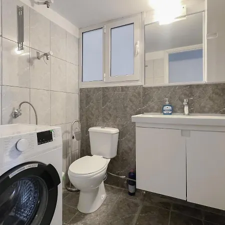 2-bedroom Atelier Near The Center *