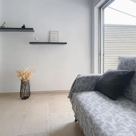 2-bedroom Atelier Near The Center Apartment *
