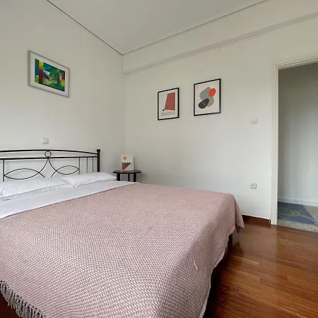 2-bedroom Atelier Near The Center Apartment