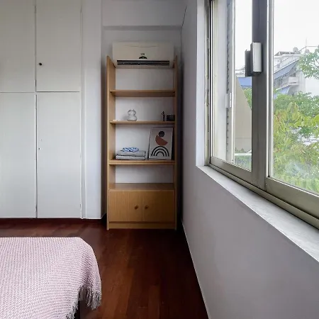 2-bedroom Atelier Near The Center Apartment *