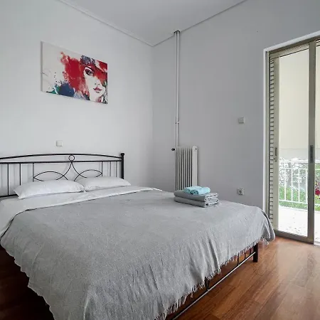 Apartment 2-bedroom Atelier Near The Center *